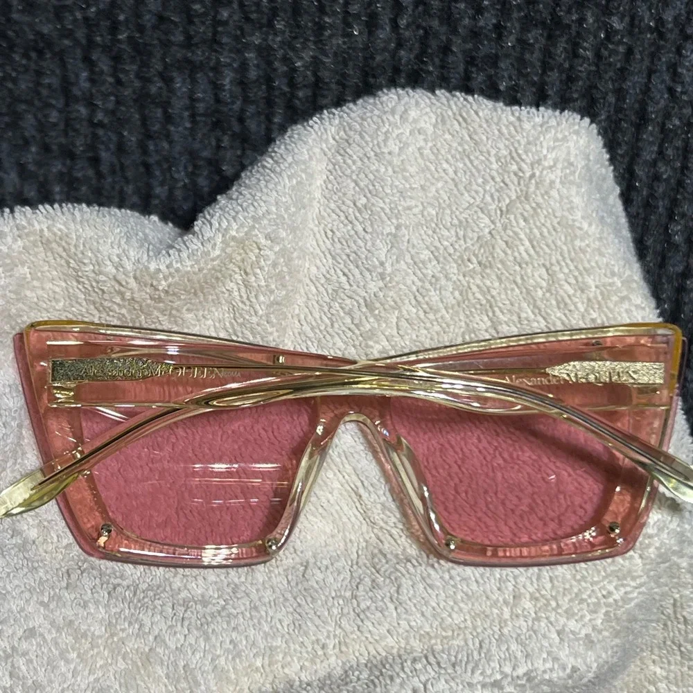 Alexander McQueen Sunglasses Women OS Pink AM0361S Cat Eye Studded‎ Luxury Italy